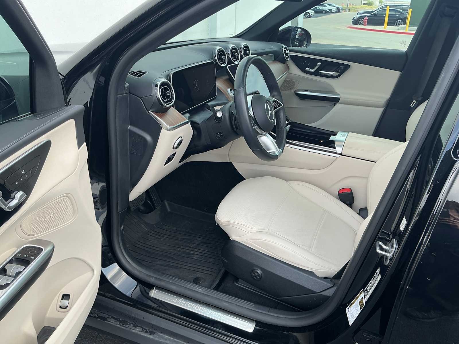 Certified Used 2024 Black Mercedes-Benz GLC 300 image 12