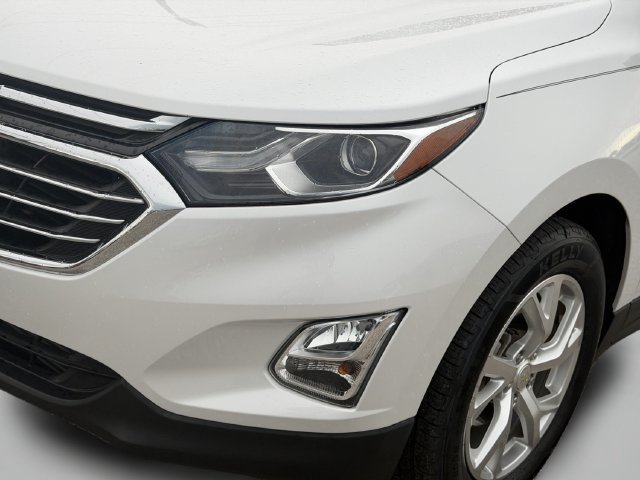 Used 2021 IRIDESCENT PEARL TRICOAT Chevrolet Premier image 12