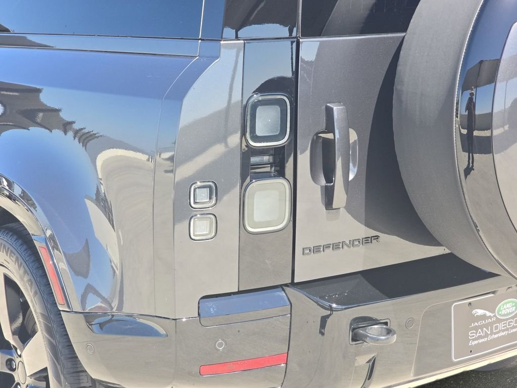 New 2026 Carpathian Grey LAND ROVER V8 image 35