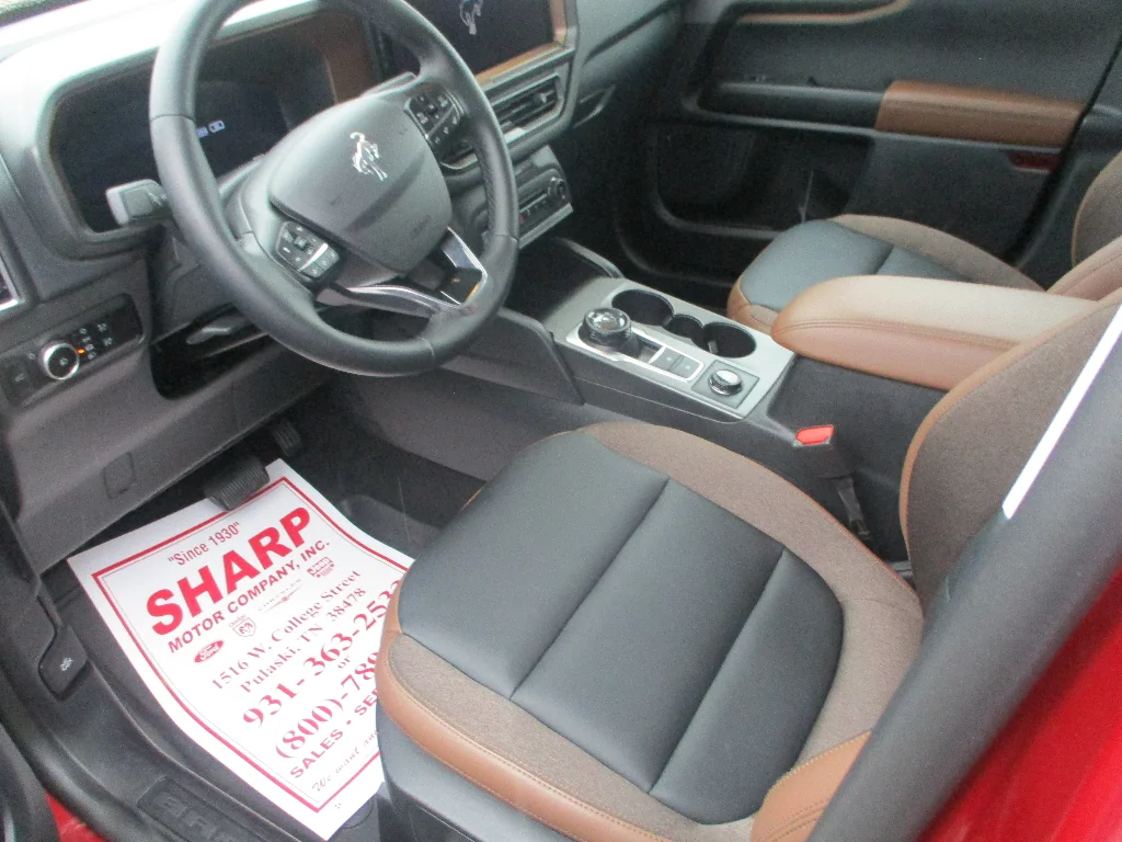 Used 2025 Ruby Red Metallic Tinted Clearcoat Ford Outer Banks image 4