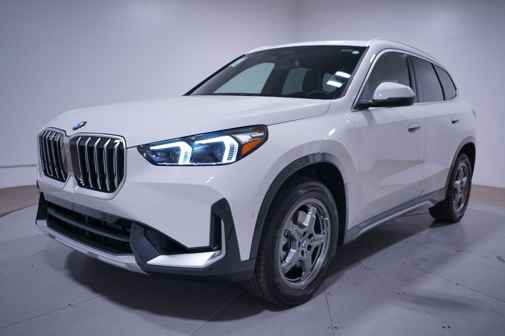 New 2027  BMW xDrive28i image 1