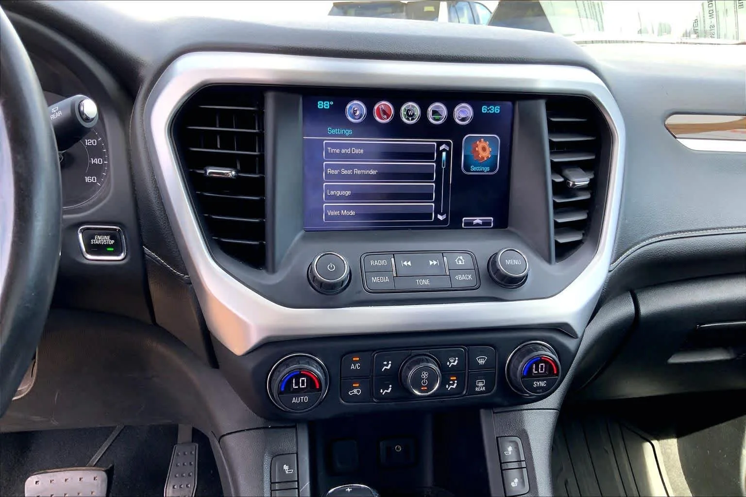 Used 2019 BLUE STEEL METALLIC GMC SLE image 31