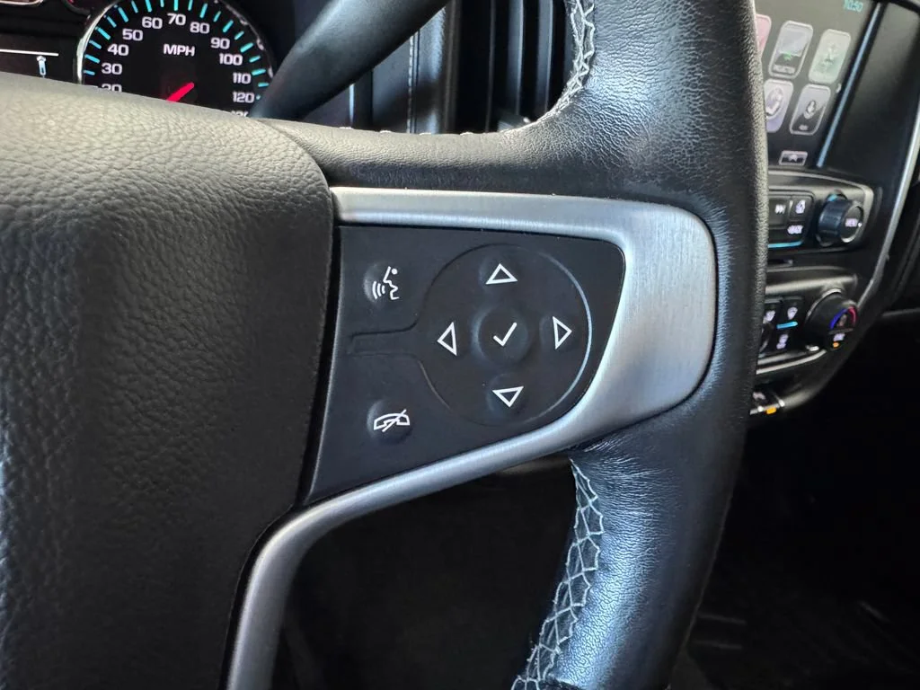 Used 2018 ONYX BLACK GMC SLT image 16