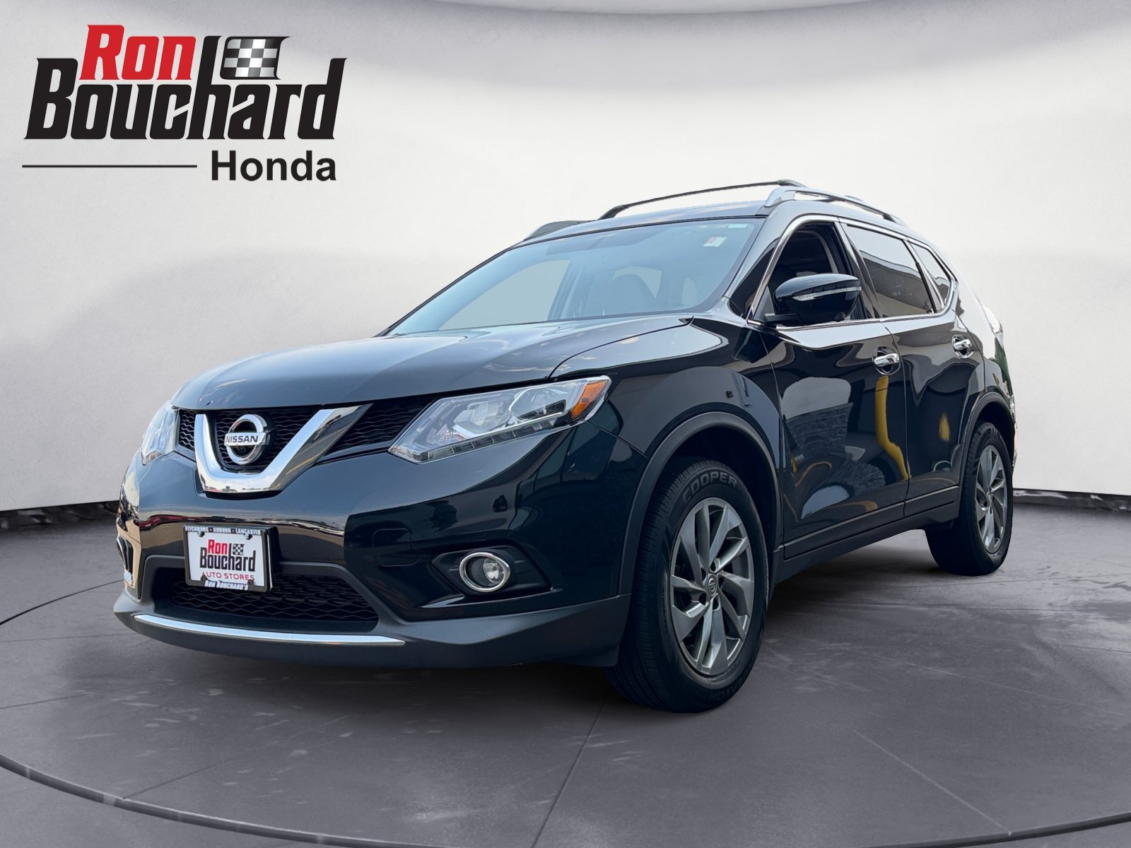 Used 2015 Super Black Nissan SL image 5