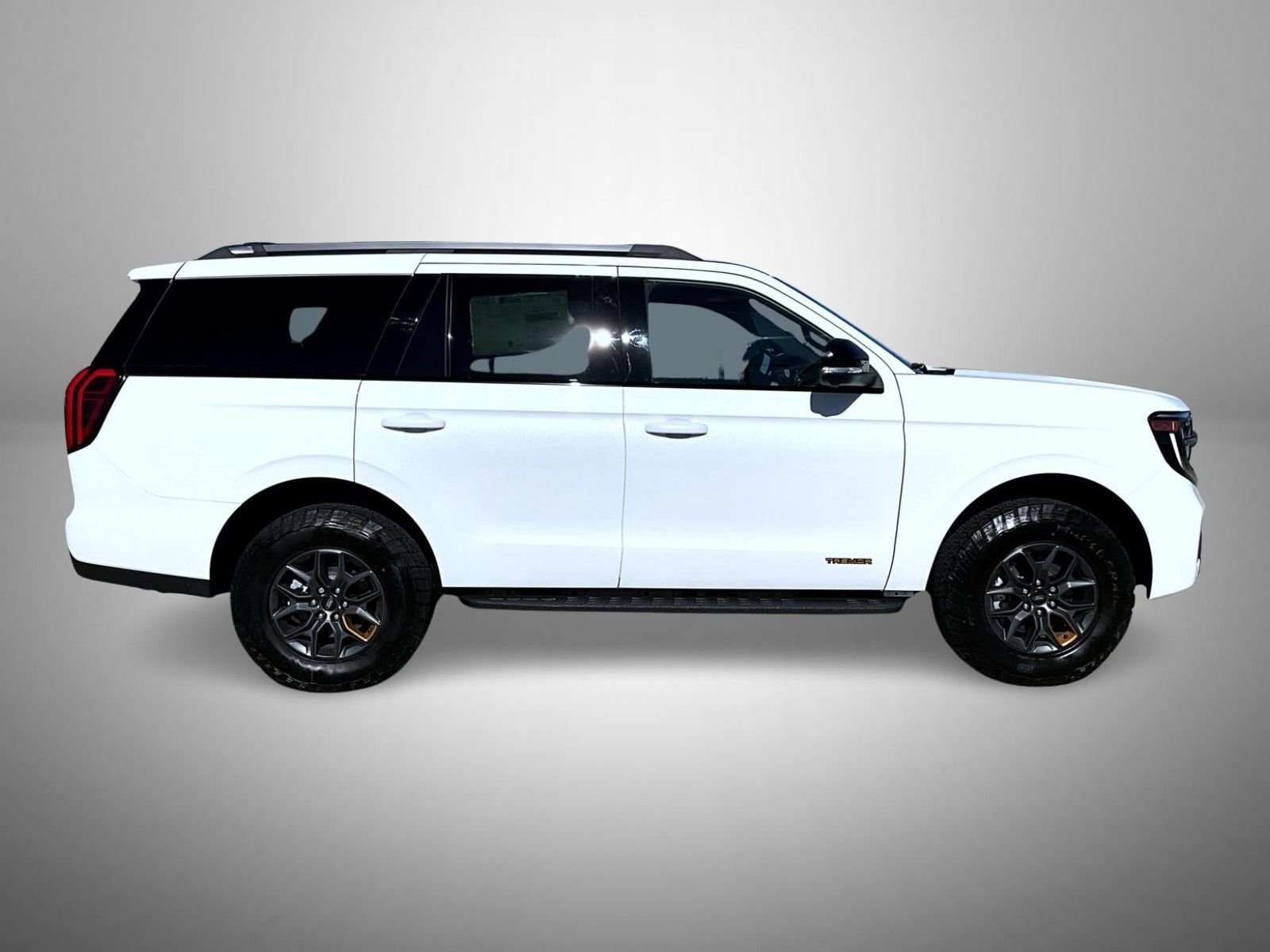 New 2026 Star White Metallic Tri-Coat Ford Tremor image 4