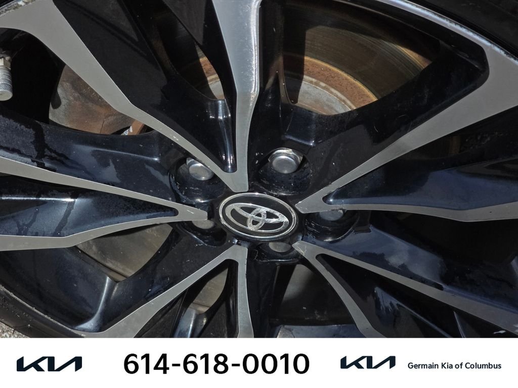 Used 2017  Toyota SE image 12