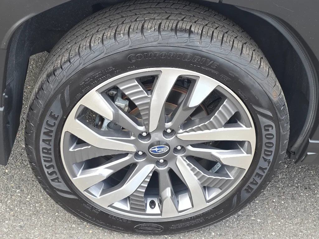 2025 Subaru Forester Touring - Photo 28