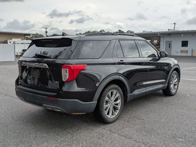 Certified Used 2022 Black Metallic Ford XLT image 3