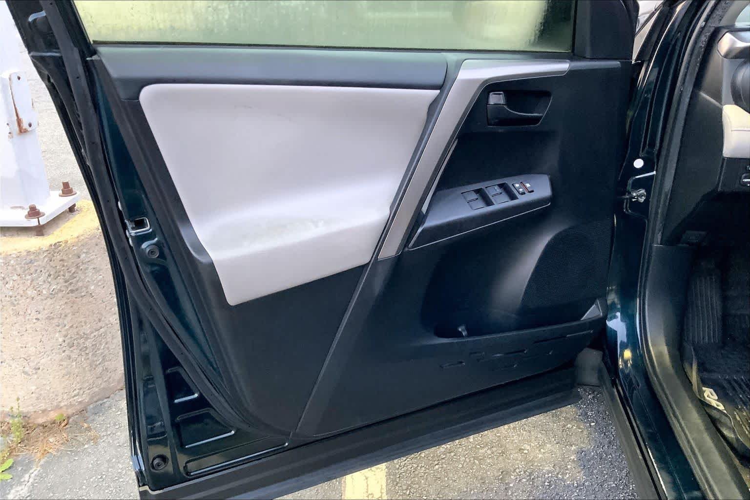 Used 2018 Galactic Aqua Mica Toyota Hybrid LE image 31