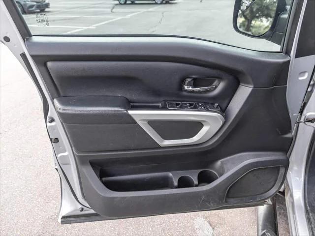 Used 2019 Silver Nissan PRO-4X image 9