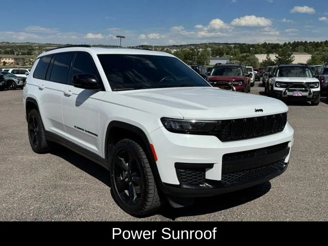Used 2021 White Jeep Altitude image 8