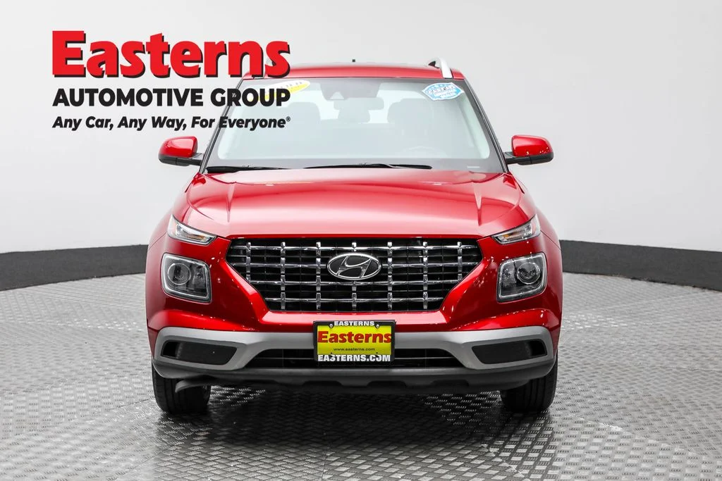 Used 2022 Red Hyundai SEL image 2