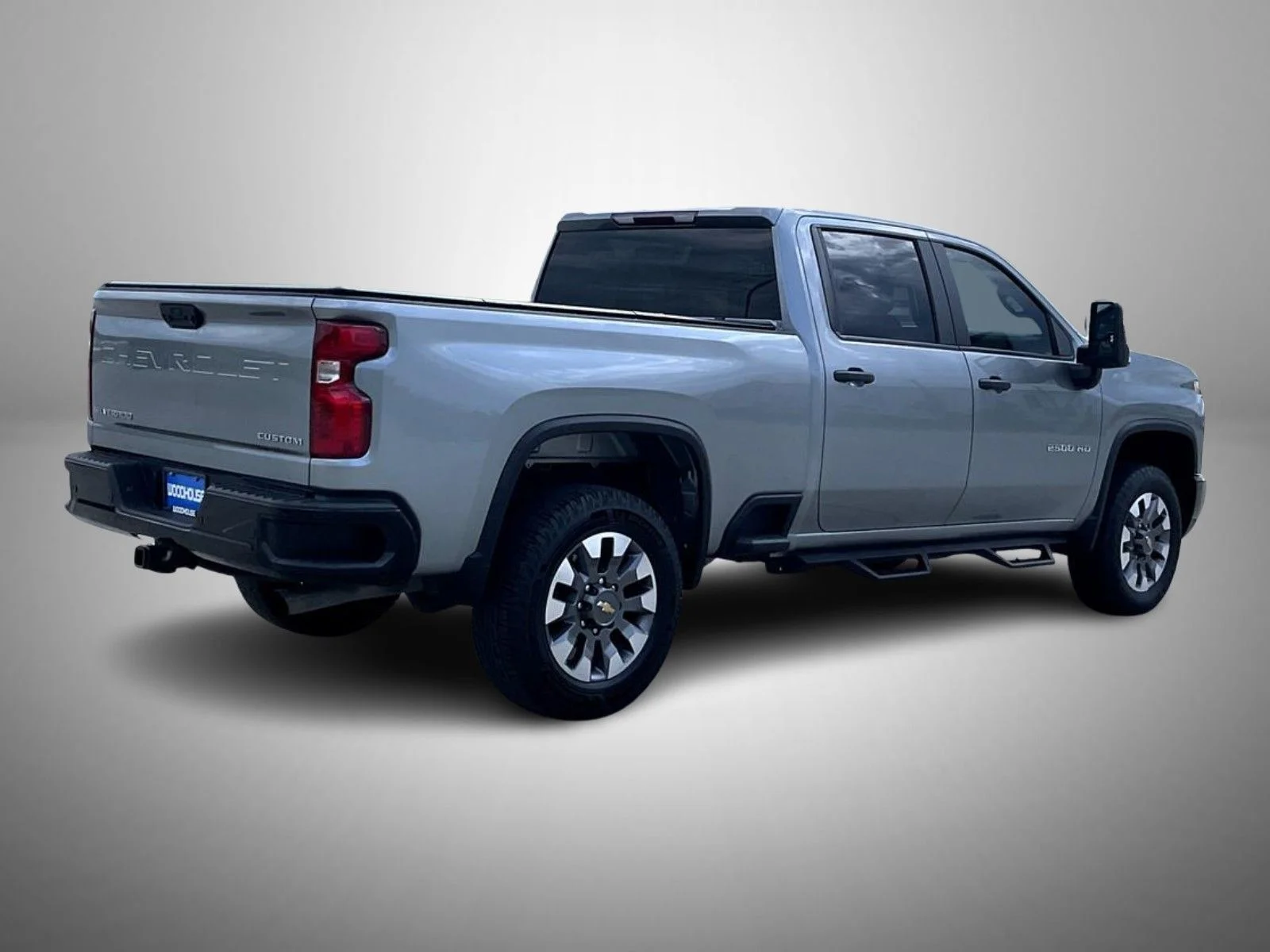 Used 2024 Gray Chevrolet Custom image 5