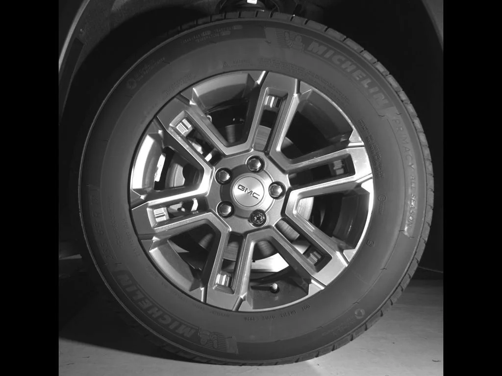 New 2027 White GMC Elevation image 11