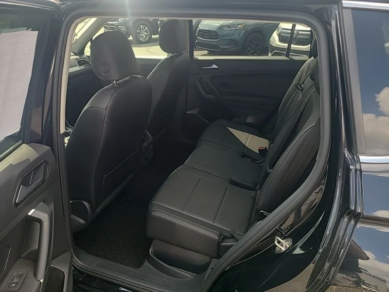 Used 2018 Black Volkswagen 2.0T SE image 12