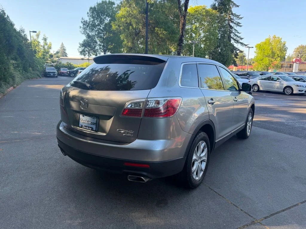 Used 2011 Liquid Silver Metallic Mazda Touring image 4