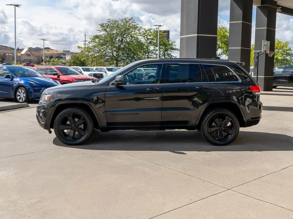 Used 2015 Black Jeep Altitude image 4