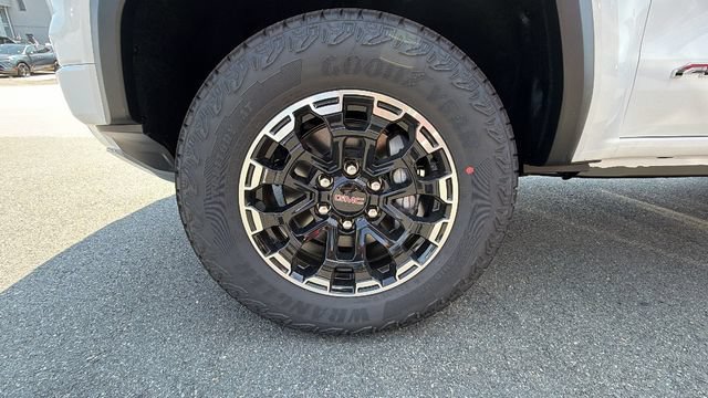 2026 GMC Canyon AT4 - Photo 9