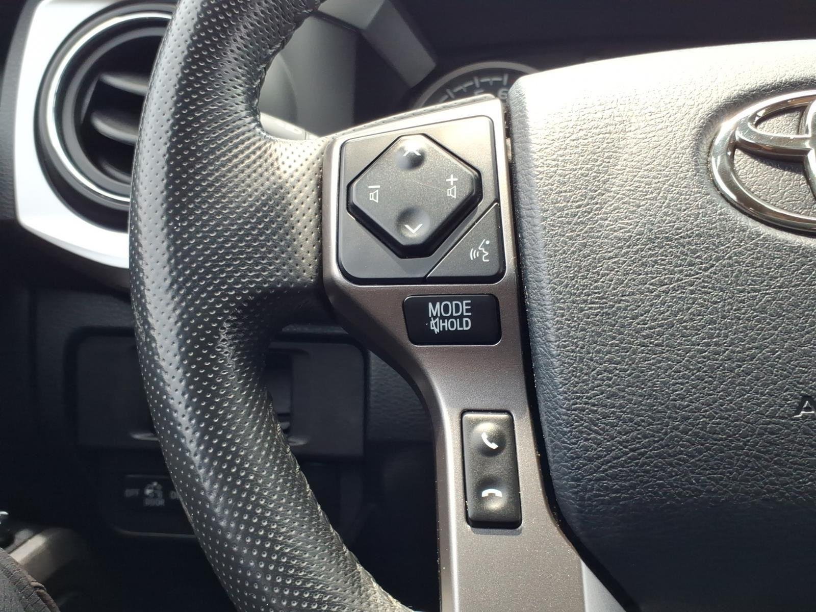 Used 2018 Midnight Black Metallic Toyota Limited image 27
