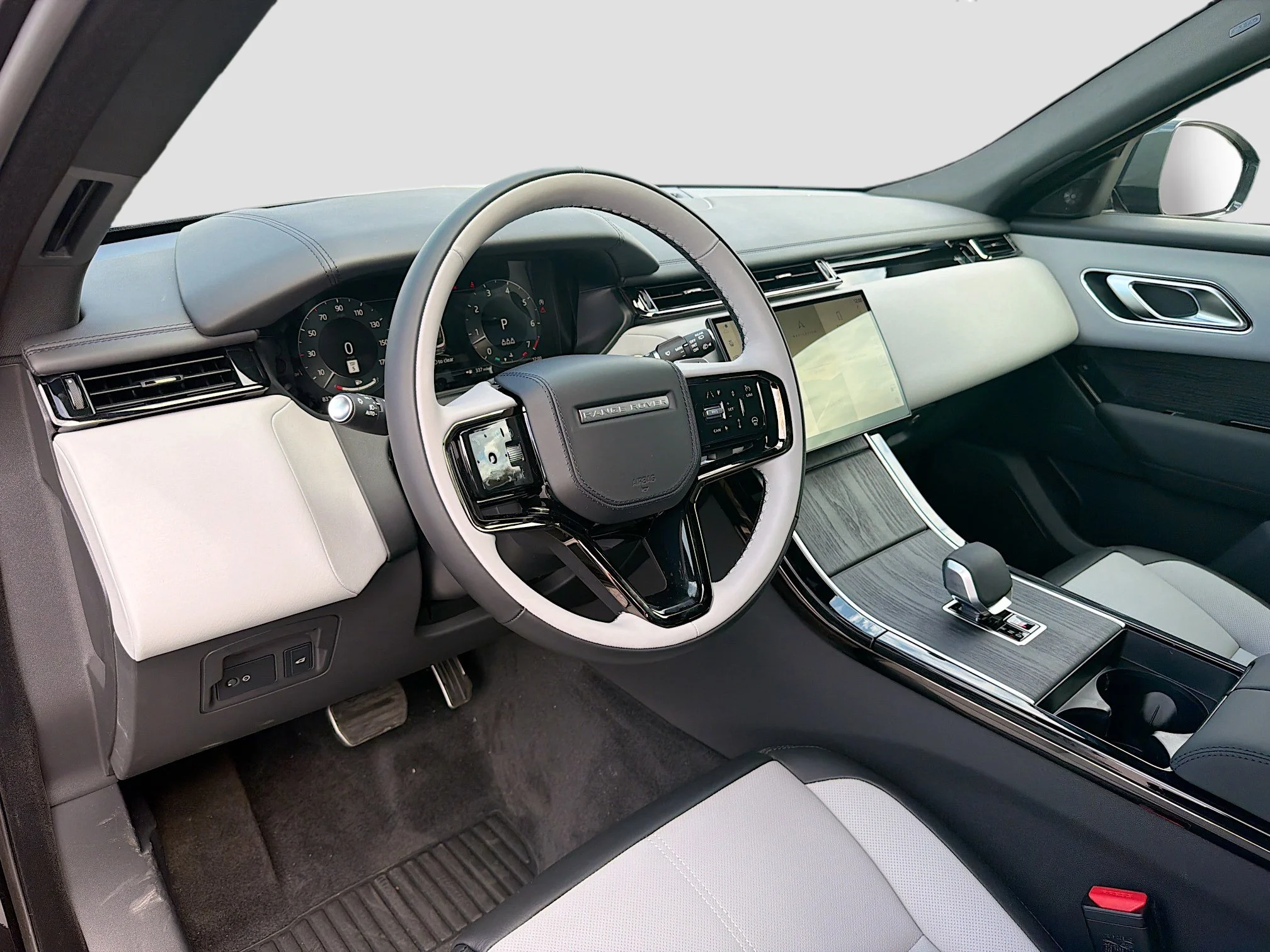New 2026 Santorini Black Land Rover Dynamic SE image 26