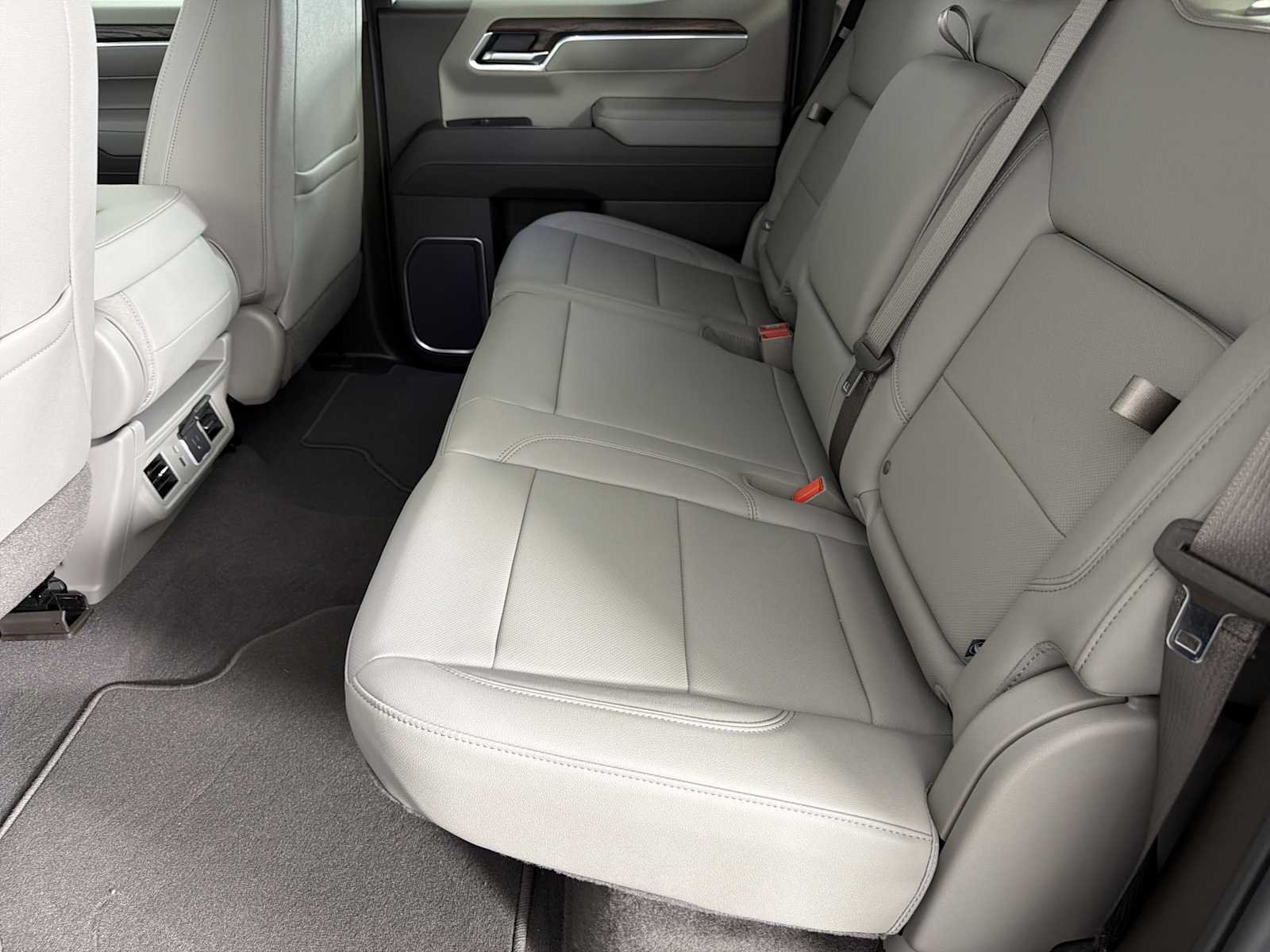 2026 GMC Sierra 1500 SLT - Photo 18