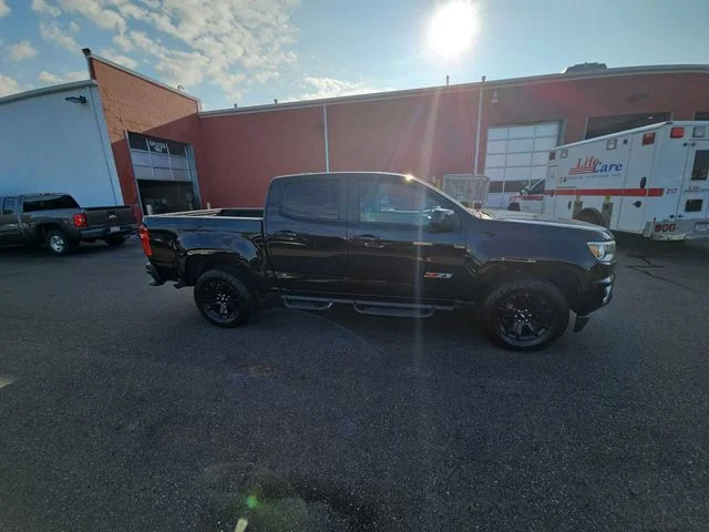 Used 2019 Black Chevrolet Z71 image 11