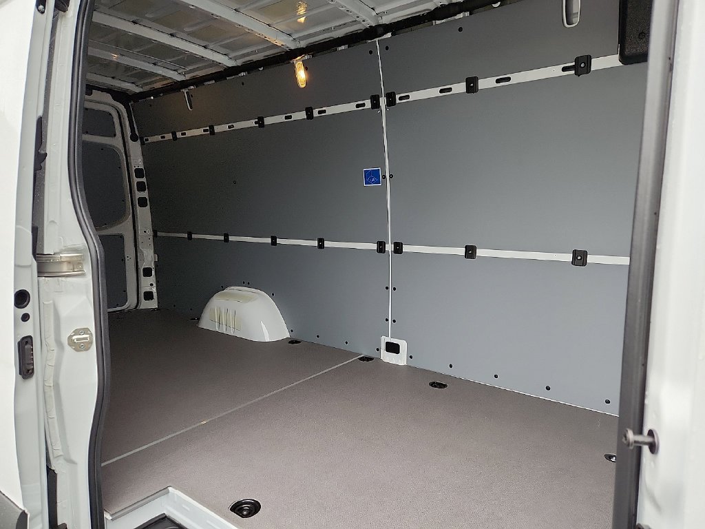 New 2026 Arctic+White Mercedes-Benz Cargo 170 WB image 6