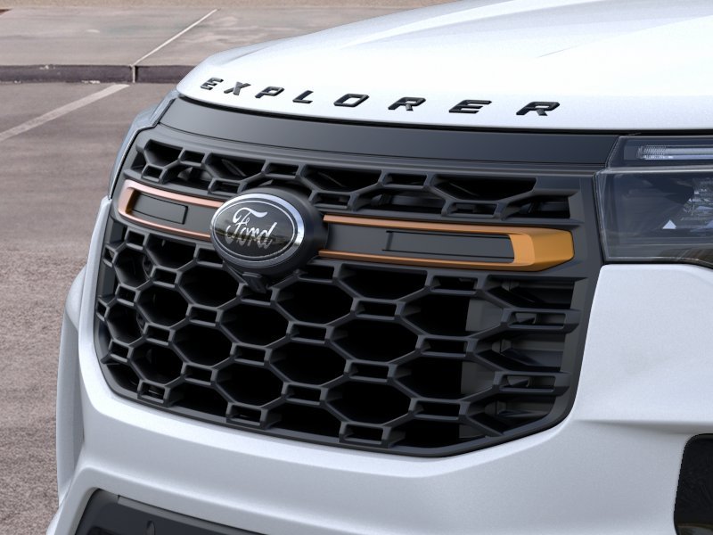 New 2026 Star White Metallic Tri-Coat Ford Tremor® image 17