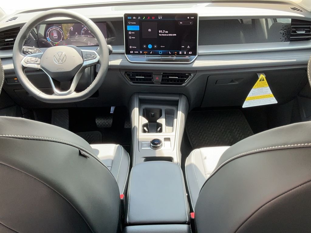 New 2026 White/off-white Volkswagen 2.0T SE image 14