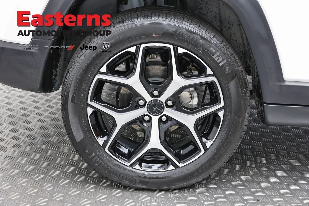Used 2025 White Jeep Limited image 29