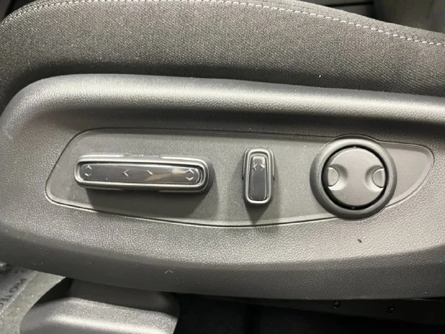 New 2027 Solar Silver Metallic Honda EX AWD image 12