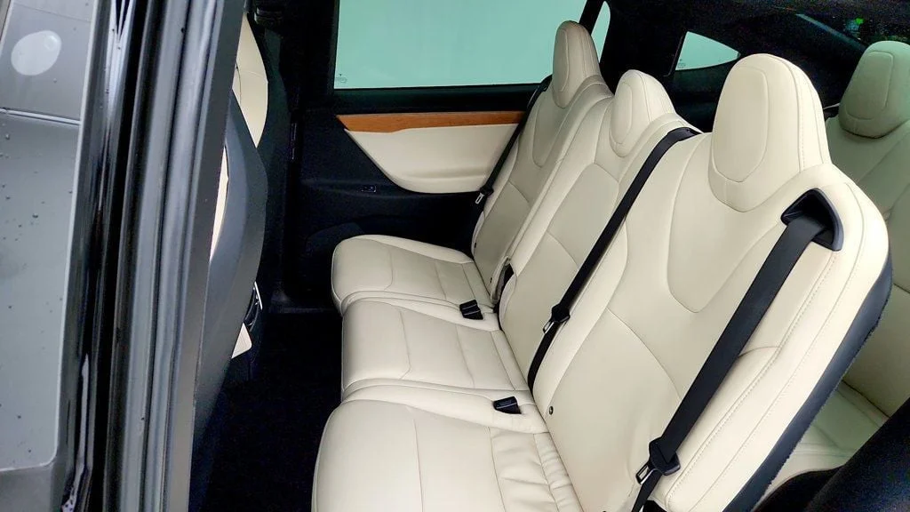 Used 2019 Solid Black Tesla Long Range AWD image 25