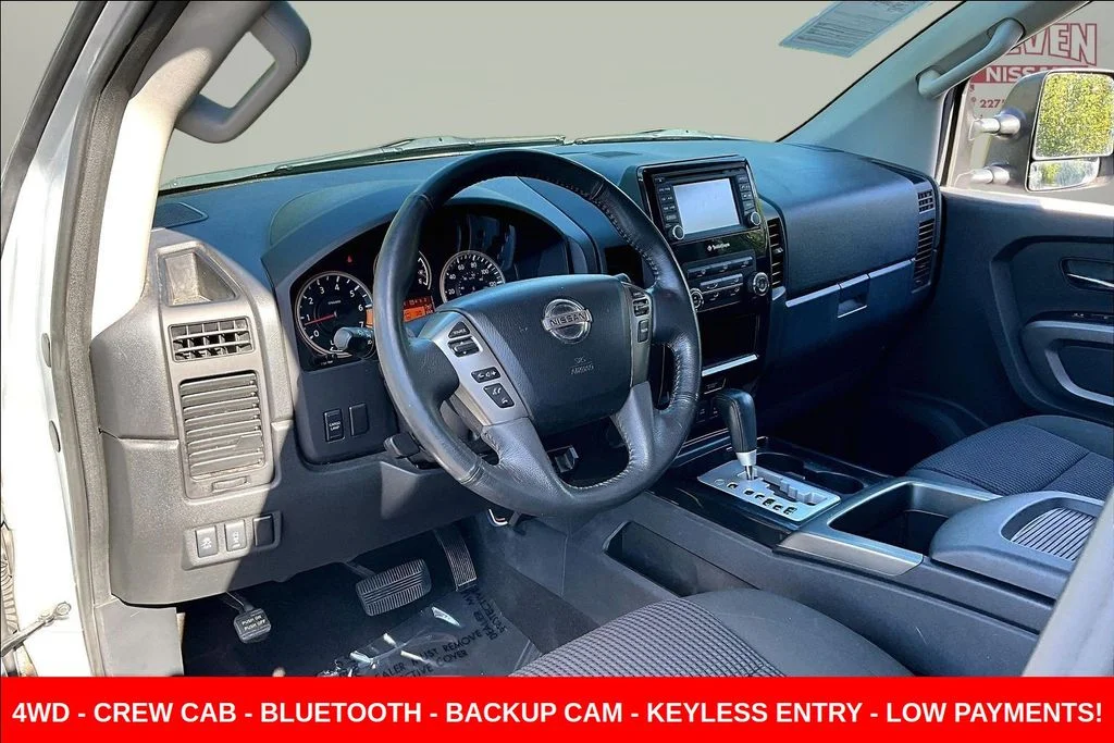 Used 2015 Silver Nissan SV image 18