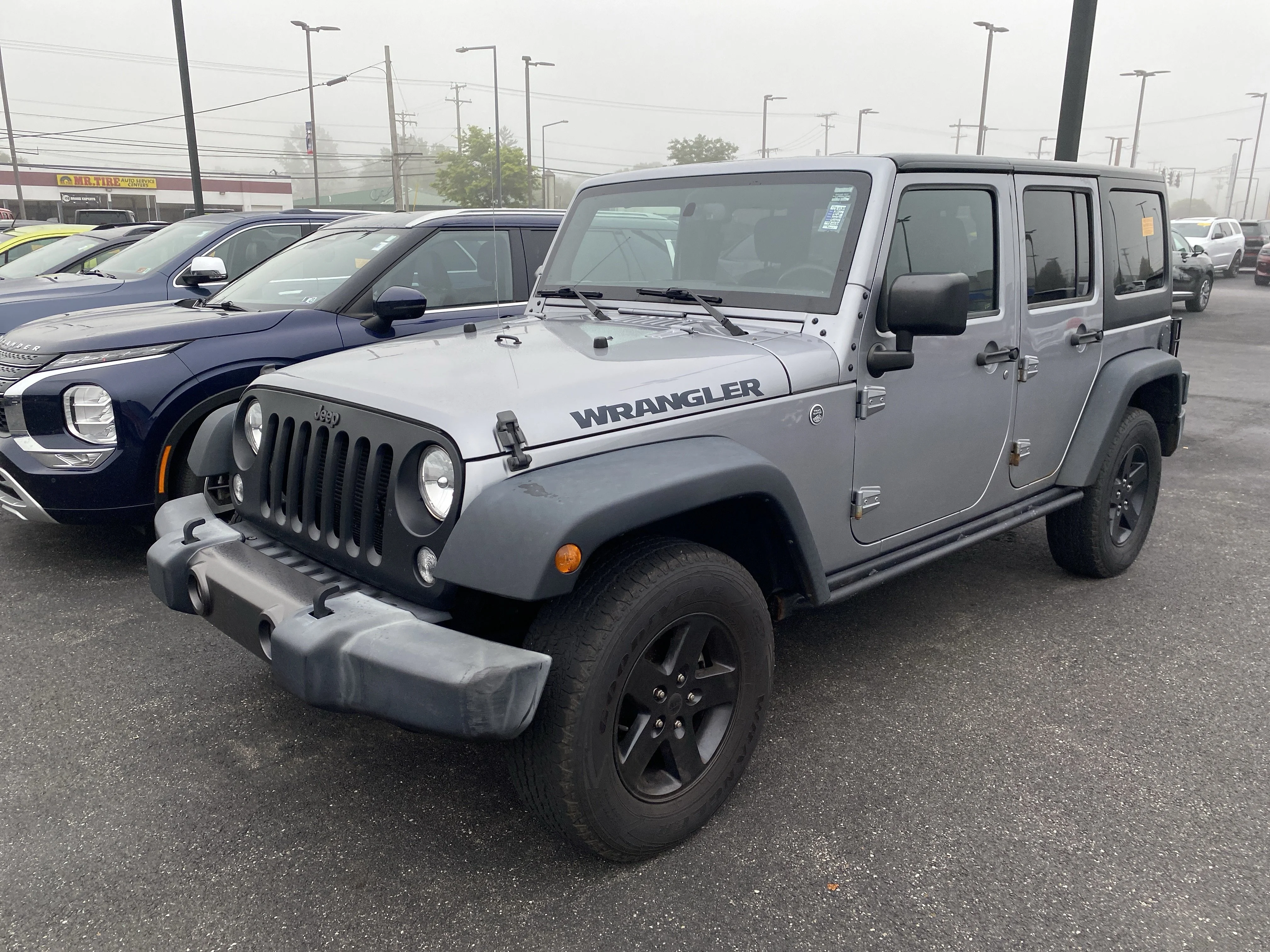 Used 2016 Billet Silver Metallic Clearcoat Jeep  image 6