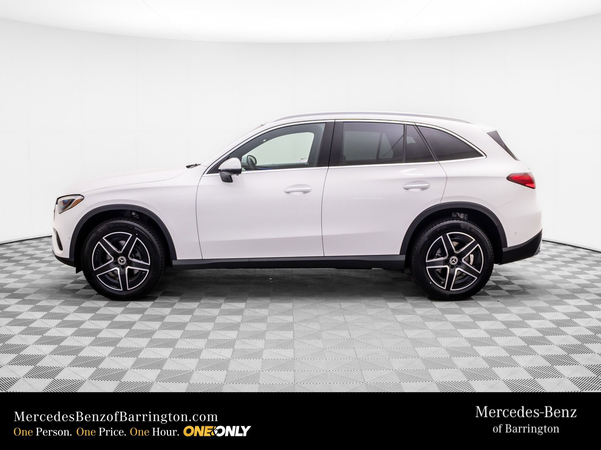 New 2026 Polar White Mercedes-Benz GLC 300 image 45