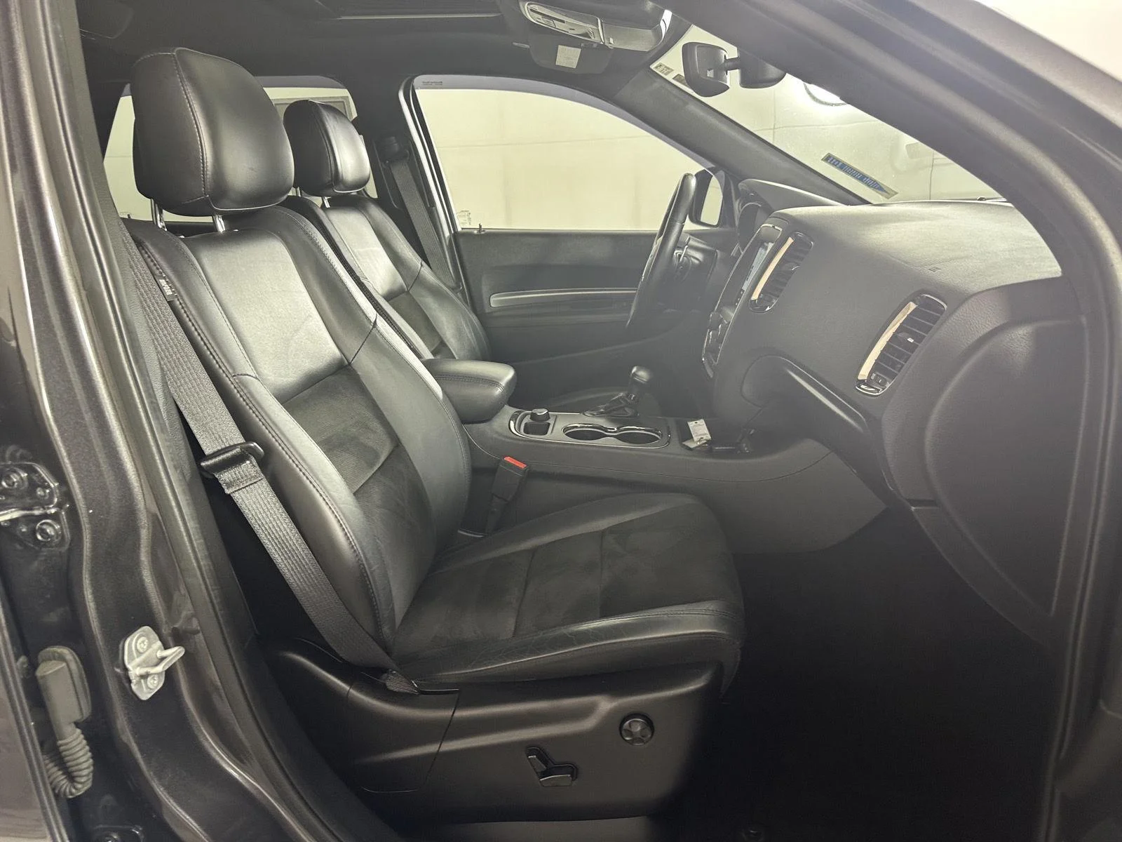 Used 2020 Granite Crystal Metallic Dodge R/T image 33