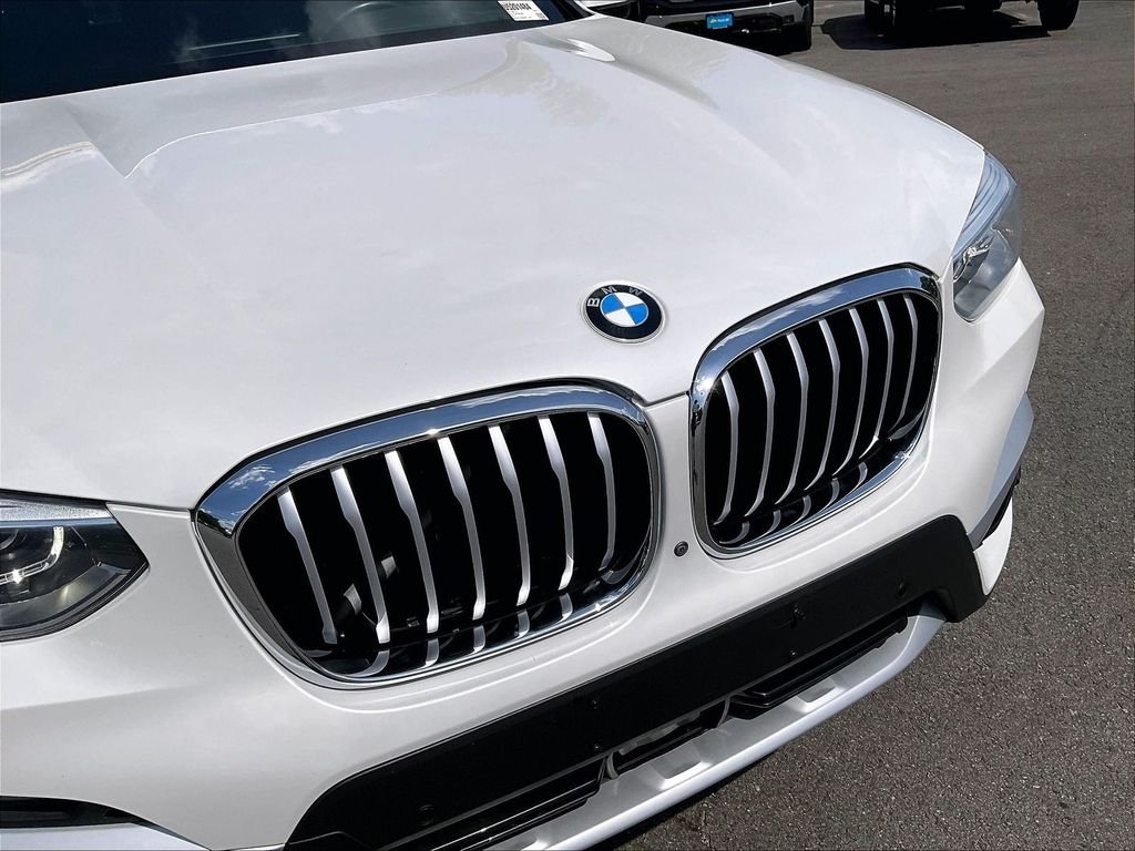 Used 2021 White BMW xDrive30i image 31
