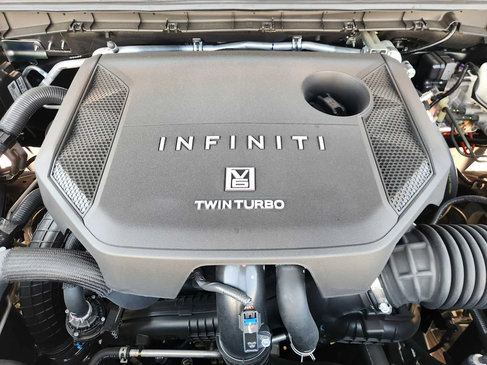 New 2027 DYNAMIC METAL INFINITI Luxe 2WD image 23