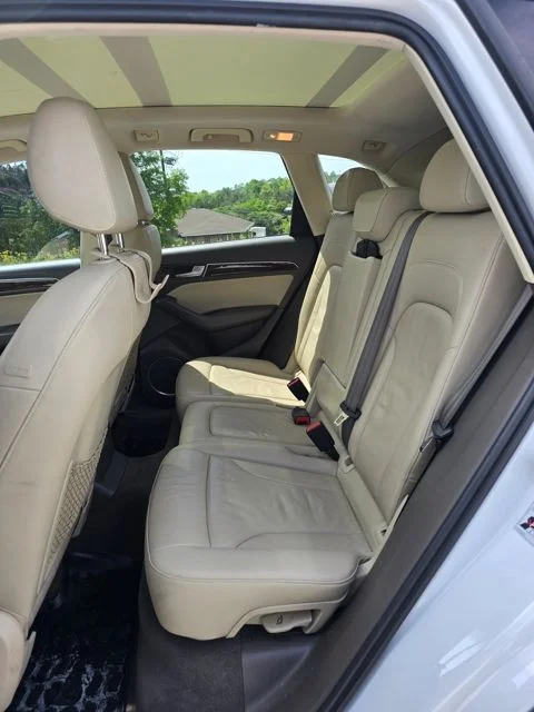 Used 2016 Glacier White Metallic Audi 3.0T Premium Plus image 11