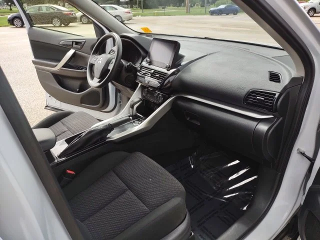 Certified Used 2024 White Mitsubishi  image 28