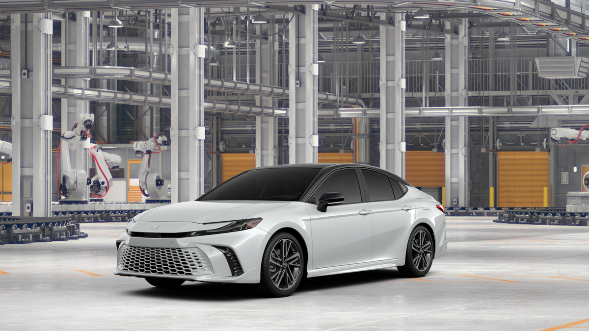 New 2026 Wind Chill Pearl with Midnight Black Metallic roof Toyota XSE image 23