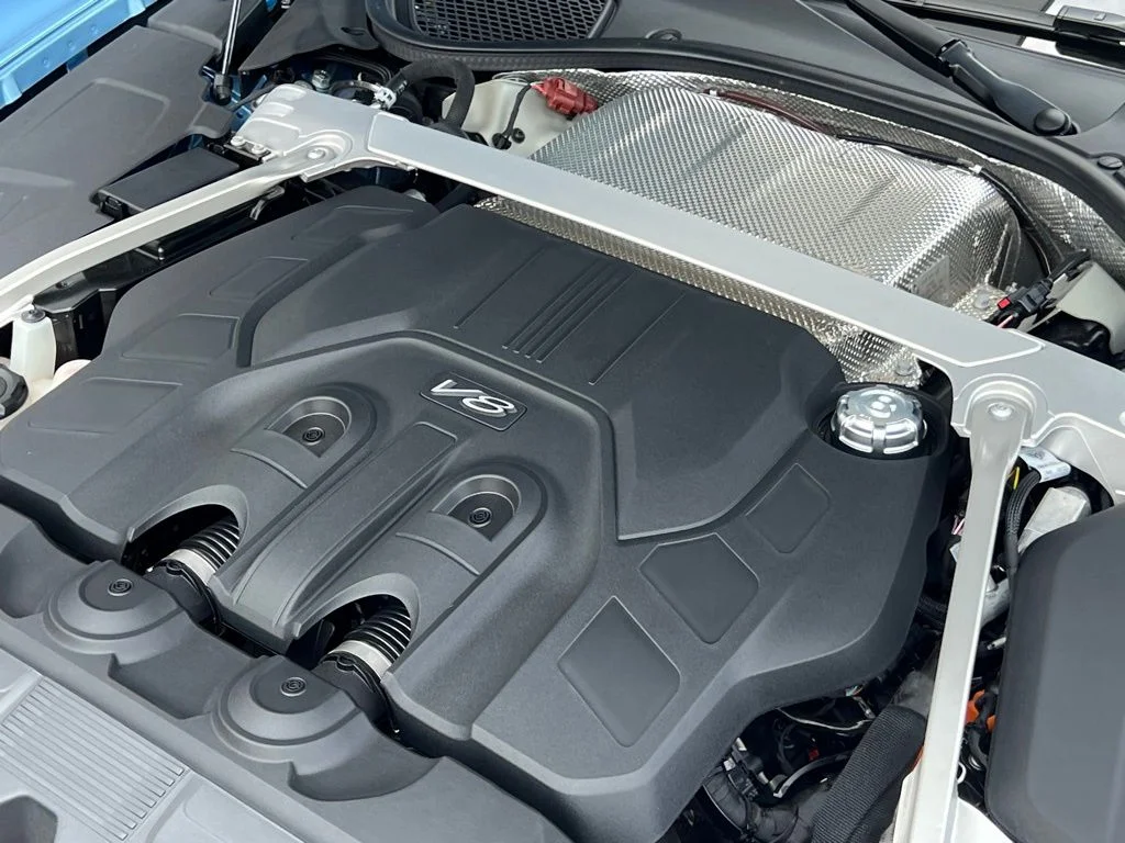 Used 2026  Bentley Azure image 32