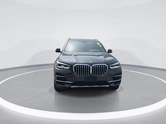 Used 2023 Gray BMW xDrive40i image 3