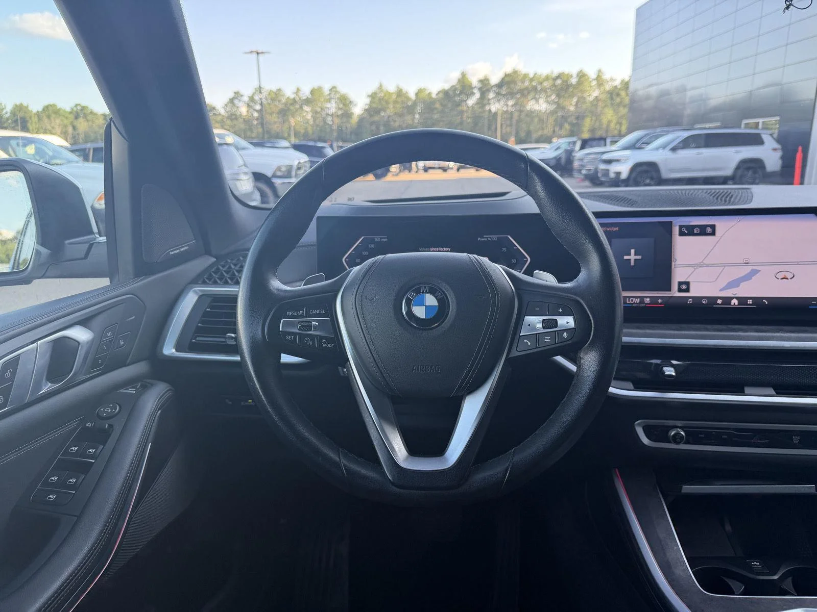 Used 2024 Mineral White Metallic BMW xDrive40i image 8