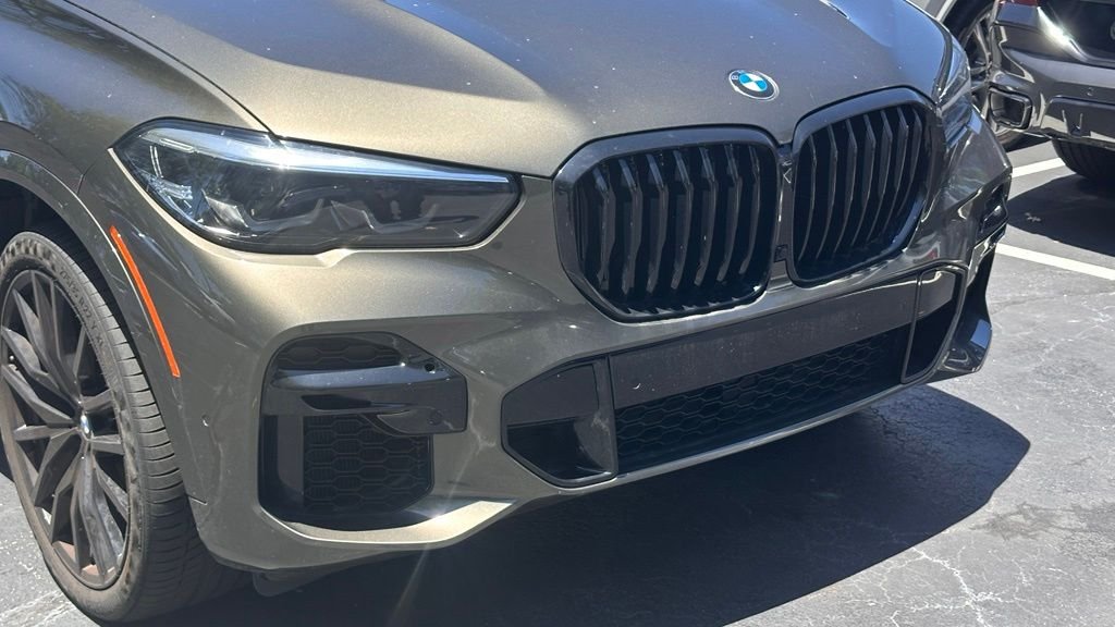 Used 2023 Manhattan Green Metallic BMW xDrive40i image 2