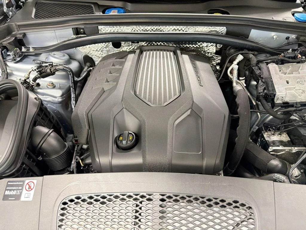 Certified Used 2025 Dolomite Silver Metallic Porsche  image 31