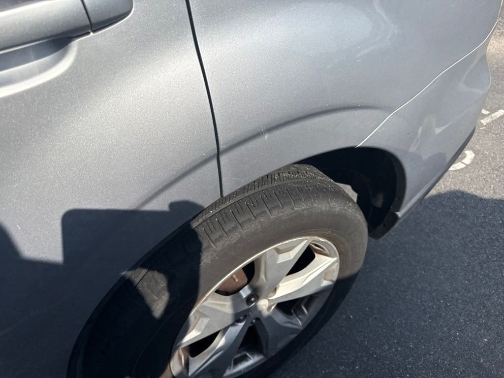 Used 2014 Silver Subaru 2.5i Premium image 5