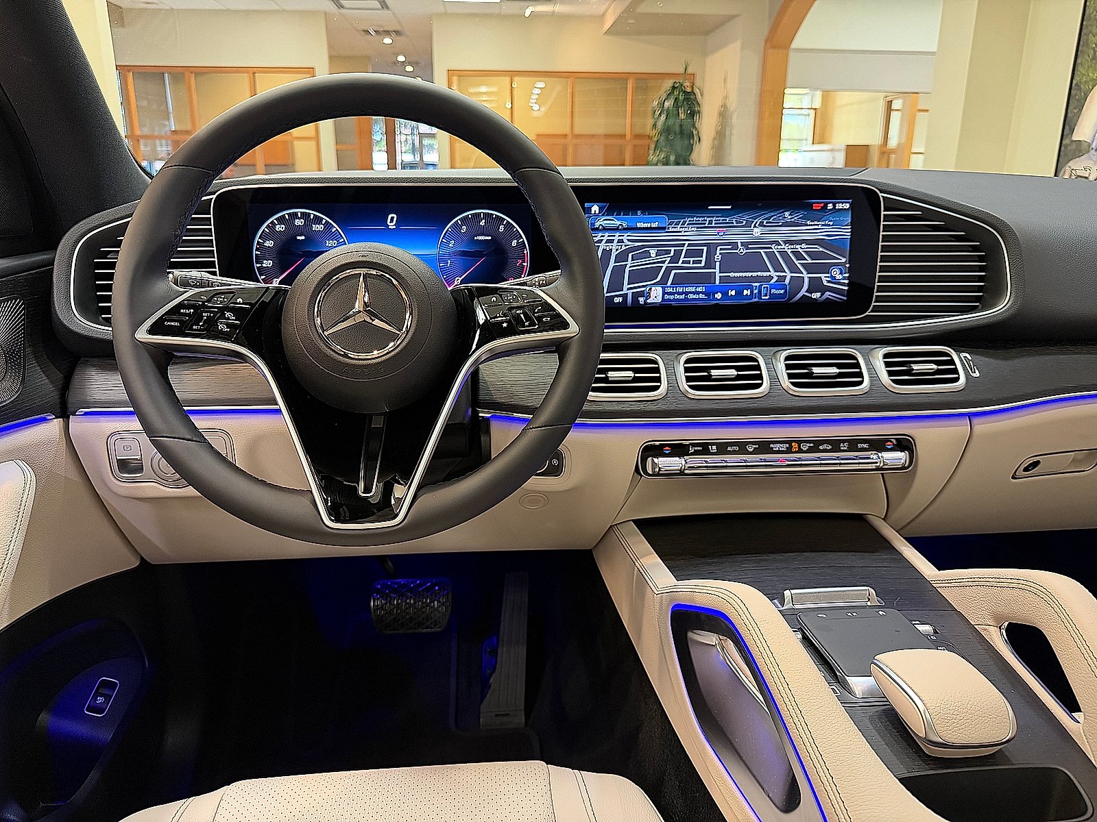 Certified Used 2026 MANUFAKTUR Moonlight White Metallic Mercedes-Benz Base image 13