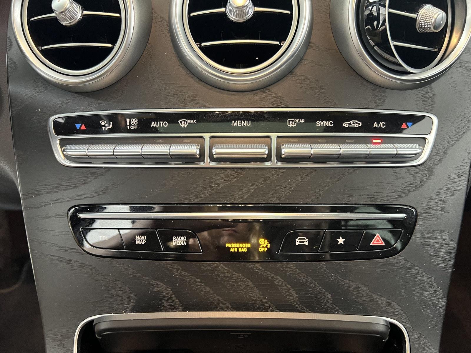 Used 2023 Polar White Mercedes-Benz GLC 300 image 20