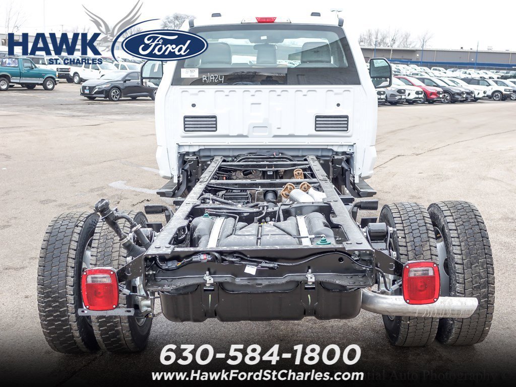 New 2026 Oxford White Ford F-450® XL image 5